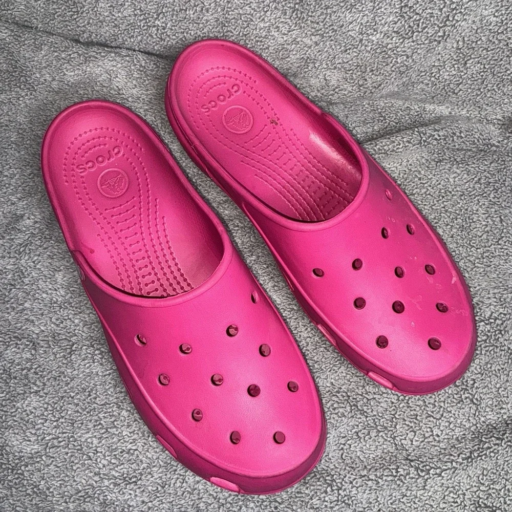 Crocs Women's Size 10 Hot Pink Slip Ons - Picture 2 of 3